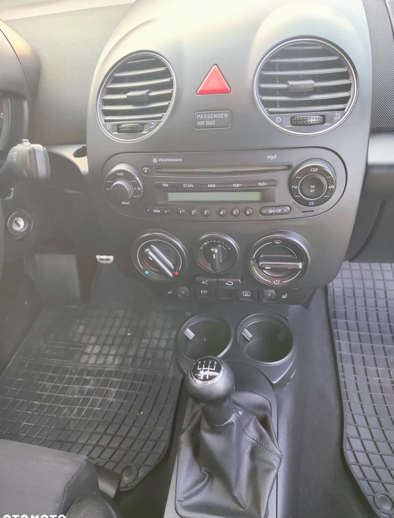 Volkswagen New Beetle cena 15900 przebieg: 253200, rok produkcji 2010 z Głogów małe 79